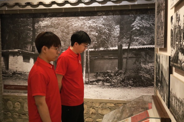 保定理工學(xué)院經(jīng)濟學(xué)院開展“行走的大思政課”——走進晉察冀邊區(qū)革命紀(jì)念館，踏尋紅色足跡，傳承革命精神