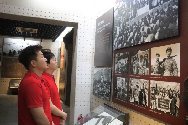 保定理工學(xué)院經(jīng)濟學(xué)院開展“行走的大思政課”——走進晉察冀邊區(qū)革命紀(jì)念館，踏尋紅色足跡，傳承革命精神