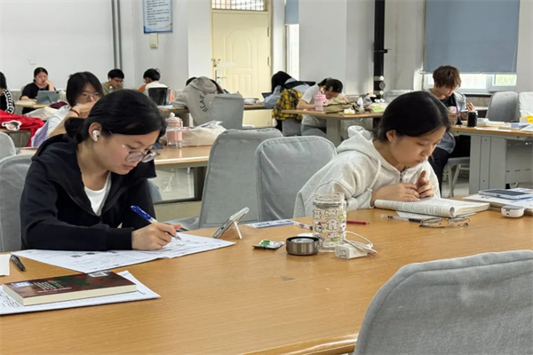 【書香啟智，經(jīng)韻潤(rùn)心】春光美如斯，讀書正當(dāng)時(shí)——世界讀書日閱讀活動(dòng)