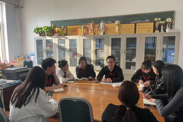 【輔育新知，管培賦能】從思到行，解鎖輔導(dǎo)員科研新境界?——?輔導(dǎo)員科研能力思與行培訓(xùn)會(huì)圓滿舉行