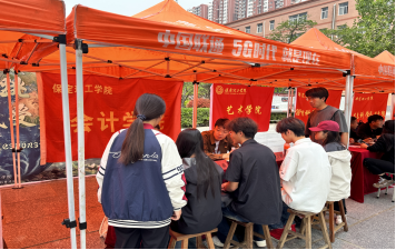 我校舉辦“簡歷義診助力職場起航” 就業(yè)指導(dǎo)活動(dòng)
