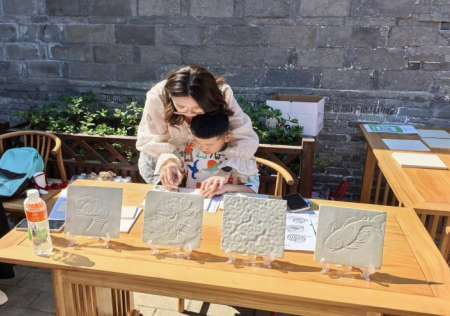 匠心非遺煥新顏 校館聯(lián)袂啟新篇 ——保定理工學(xué)院非遺手工市集燃動淮軍公所博物館