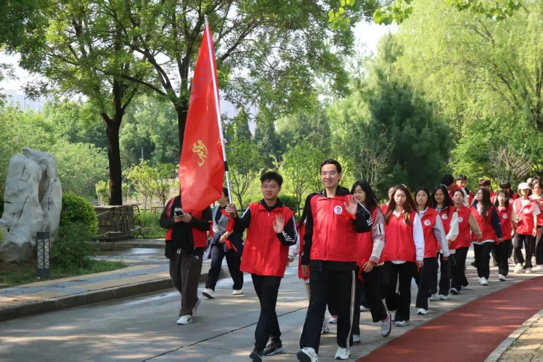 公益同行,青春奮進(jìn)