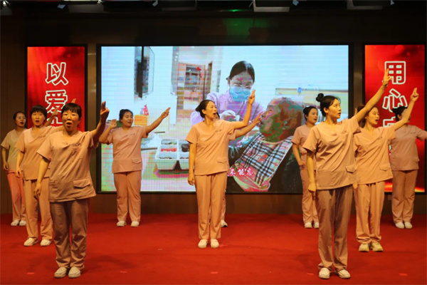 關(guān)愛護士隊伍 守護人民健康——保定理工學院康復醫(yī)學院攜手保定東籬醫(yī)院舉辦5.12國際護士節(jié)紀念活動