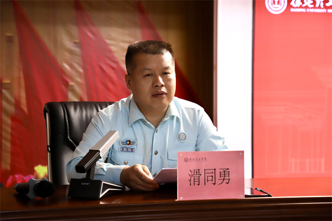 青春筑國防征途啟新章——保定理工學(xué)院征兵宣傳進校園