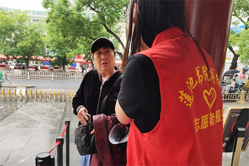 外國語學院學子五一志愿活動：傳遞文化薪火，彰顯青春擔當