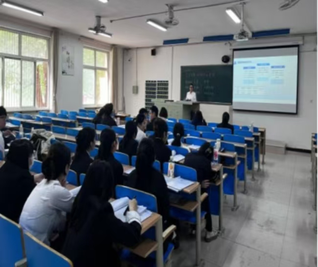 我校全面開展 2025屆畢業(yè)論文（設(shè)計(jì)）答辯巡查工作