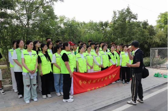 守河流之凈，護(hù)綠水長(zhǎng)清
