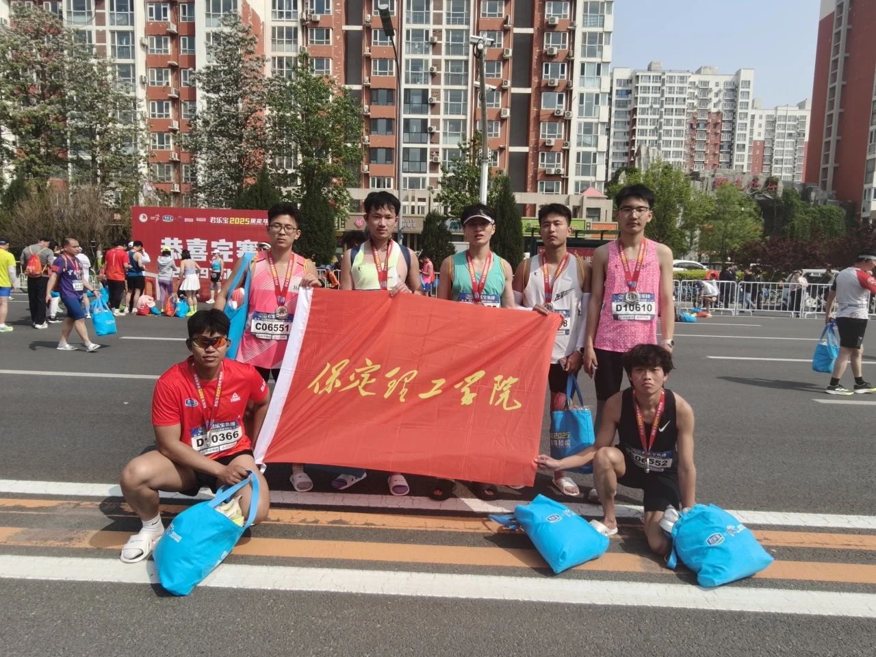 喜報(bào)|我校學(xué)子在君樂寶2025馬拉松比賽中斬獲佳績(jī)