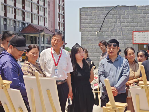 校園尋跡承師韻，家校同銘畢業(yè)情