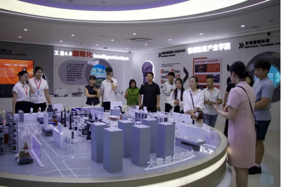 ‘會(huì)’聚家校，共筑未來(lái) ——會(huì)計(jì)學(xué)院家長(zhǎng)開(kāi)放日