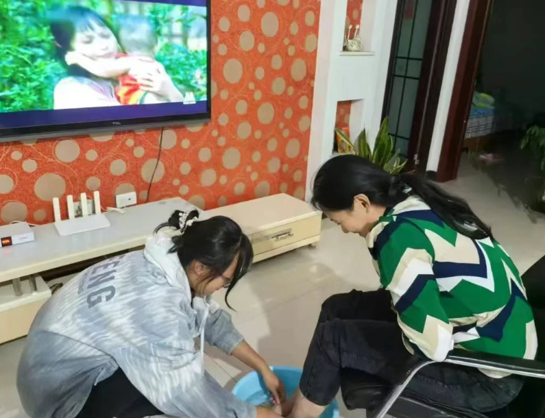 孝老愛親傳佳話,弘揚美德樹新風——感恩教育