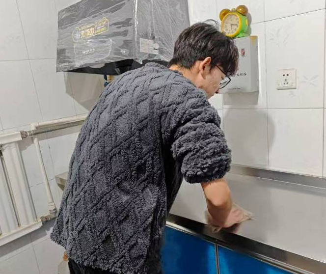孝老愛親傳佳話,弘揚美德樹新風——感恩教育