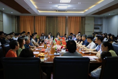 “家校藝站，共赴新程”藝術(shù)學院2025屆畢業(yè)典禮暨家長接待日圓滿舉行