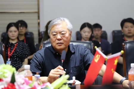 藝術(shù)學(xué)院舉辦專家座談會(huì) 聚焦學(xué)院建設(shè) 共繪發(fā)展藍(lán)圖