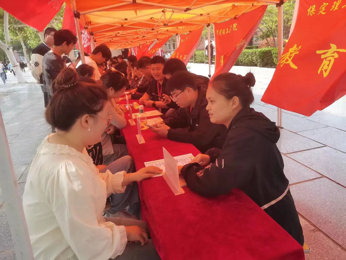 就業(yè)指導(dǎo)零距離，職場未來更可期