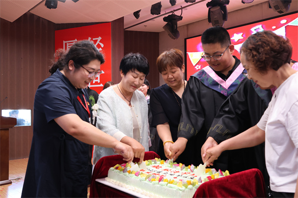 【畢業(yè)序章，新程啟航】保定理工學(xué)院經(jīng)濟(jì)學(xué)院2025屆畢業(yè)典禮暨學(xué)位授予儀式圓滿(mǎn)落幕