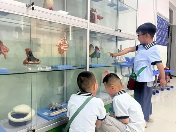 保定理工學院||教育學院||童心探學府，萌趣啟新程——史莊實驗幼兒園走進保定理工學院參觀研學