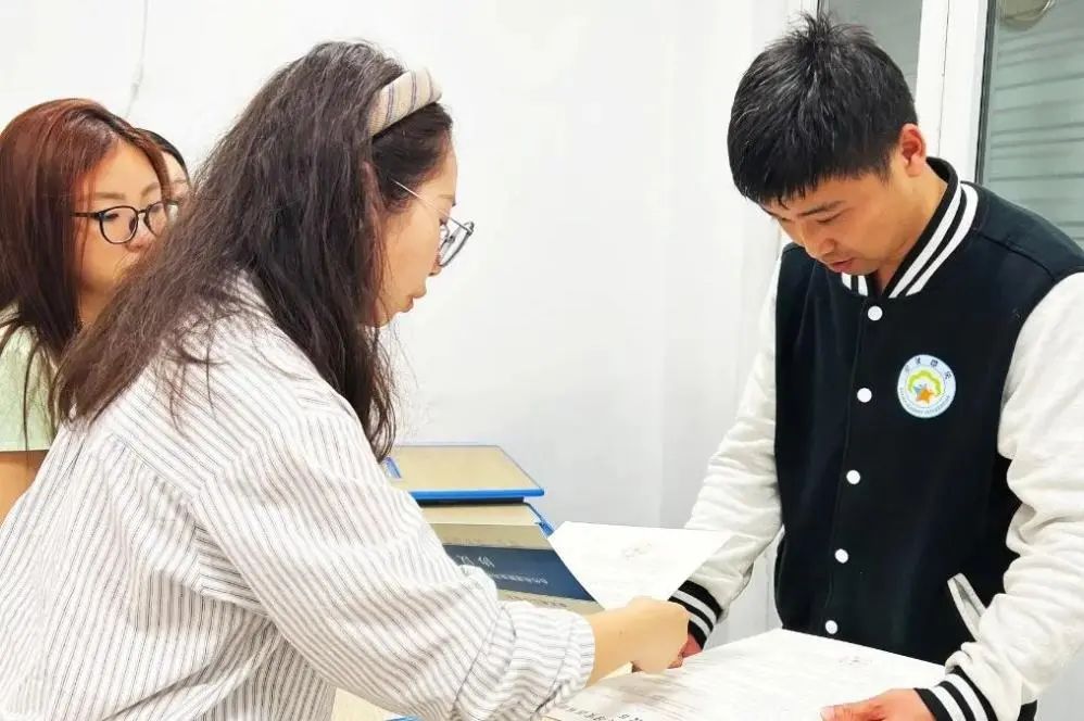 保定理工學(xué)院‖教育學(xué)院‖探訪貝佳感統(tǒng)兒童會館，開啟深度合作新篇章