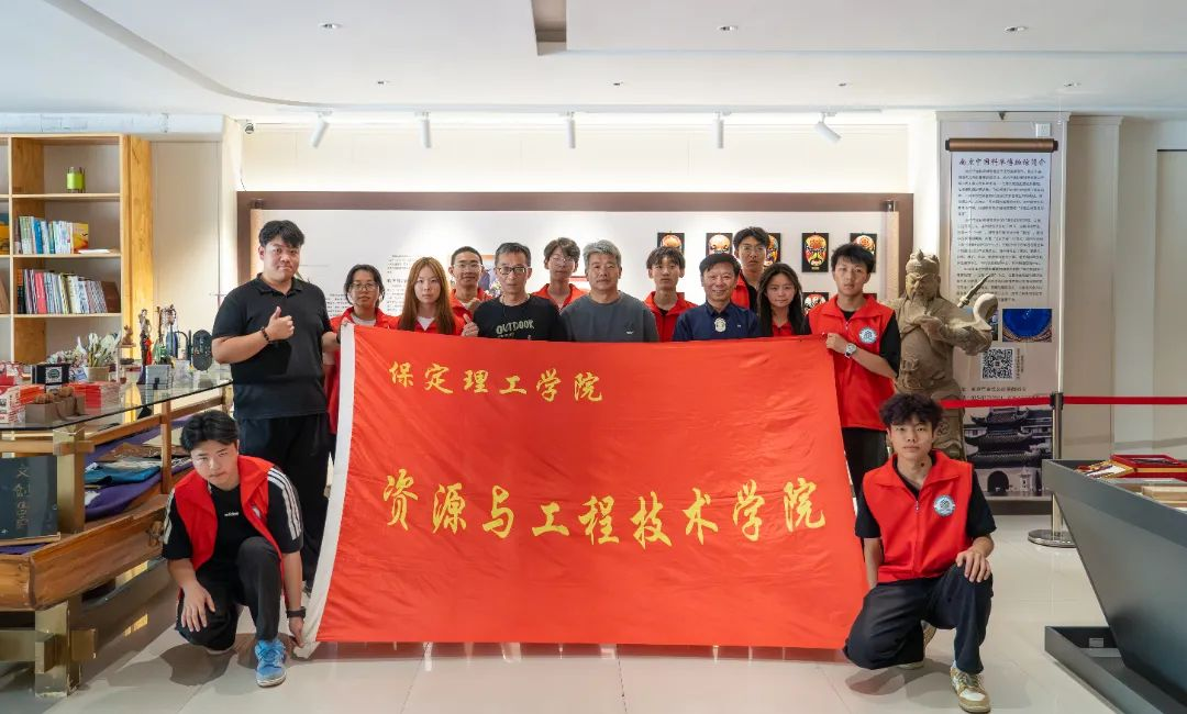 童心探非遺 志愿暖時(shí)光 南北非遺博物館志愿溫情活動(dòng)