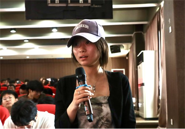 生涯引航，成長有方保定理工學(xué)院邀請管理學(xué)博士何永貴教授作“生涯理論與生涯規(guī)劃”專題講座